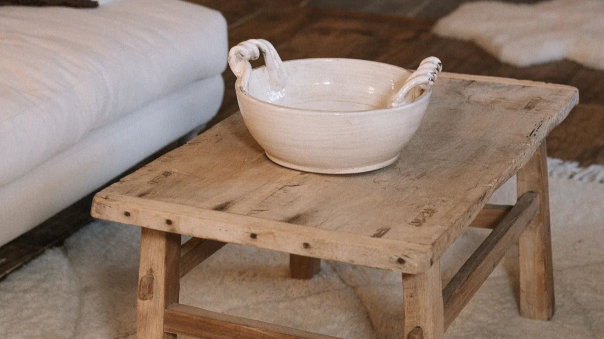 A Guide to Reclaimed Wood Furniture – Silver Mushroom