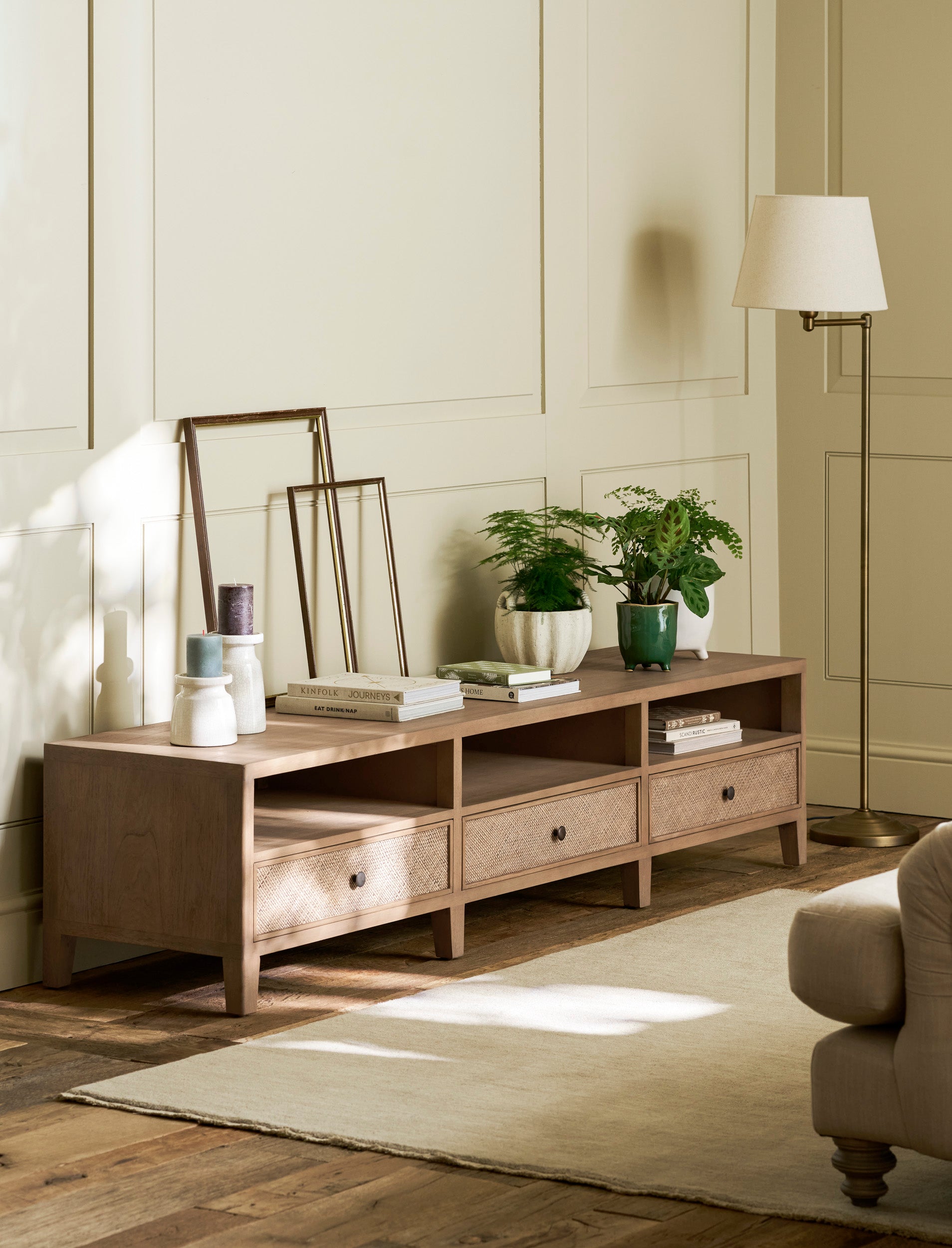 Forma Media Unit