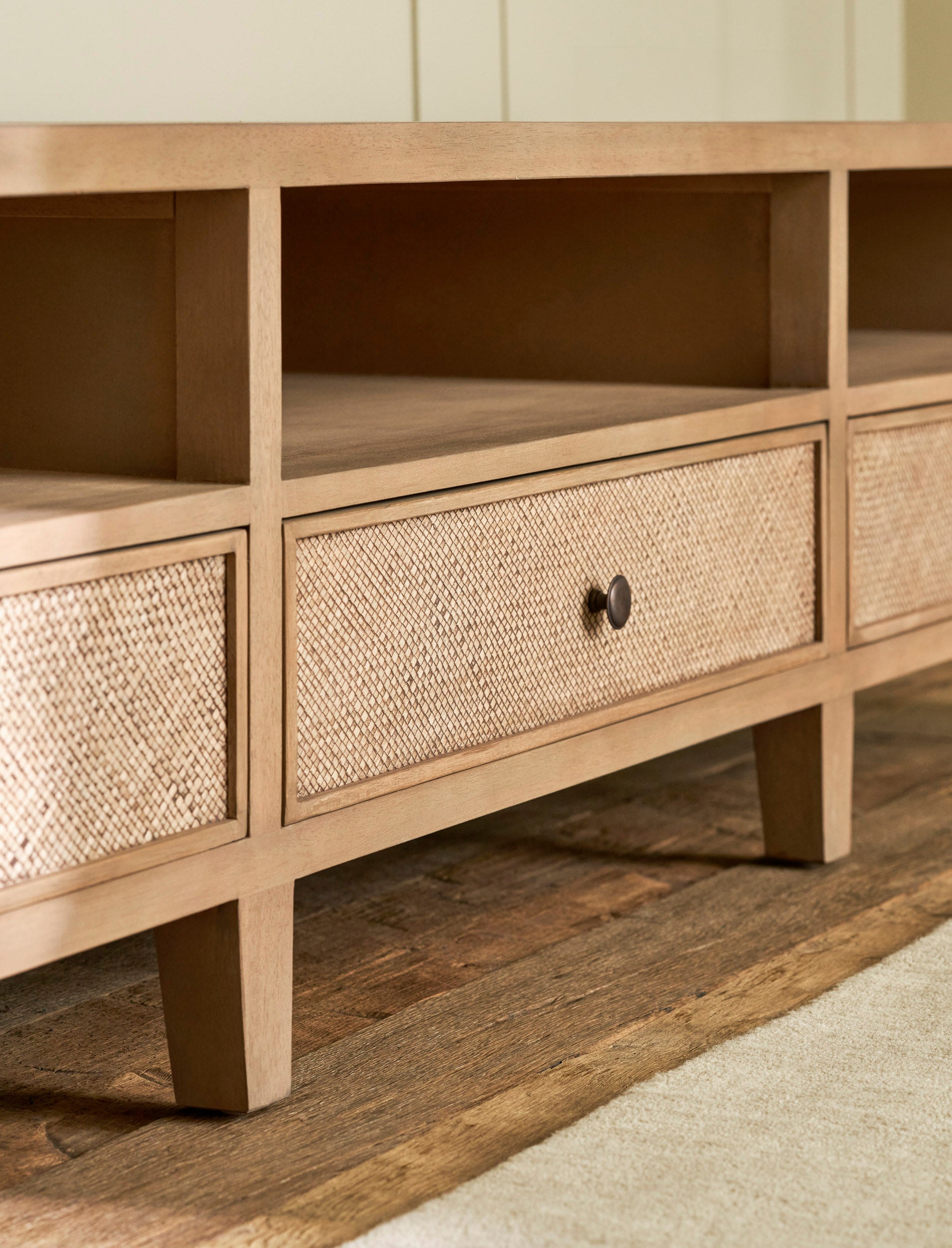 Forma Media Unit