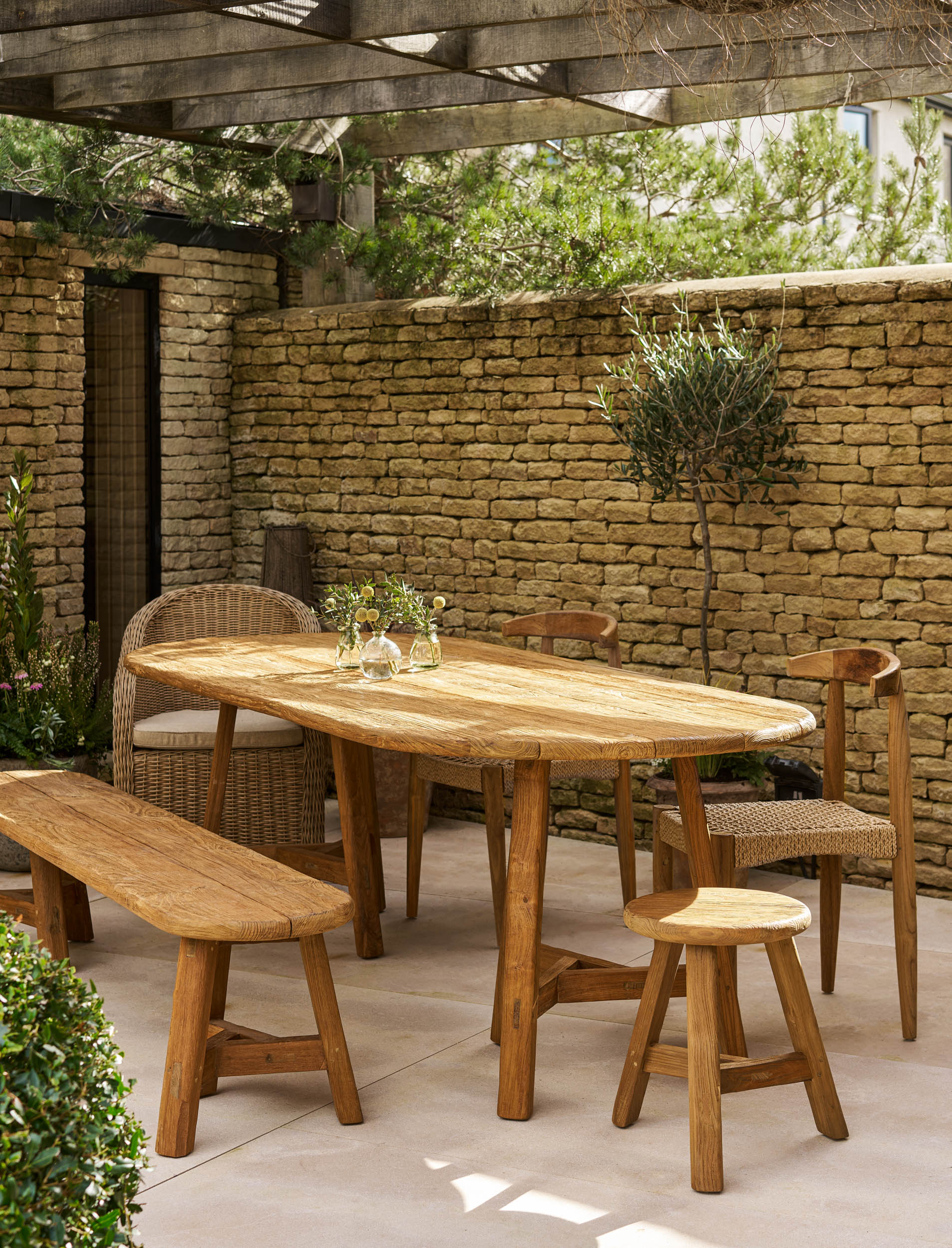 Hartwell Oval Dining Table