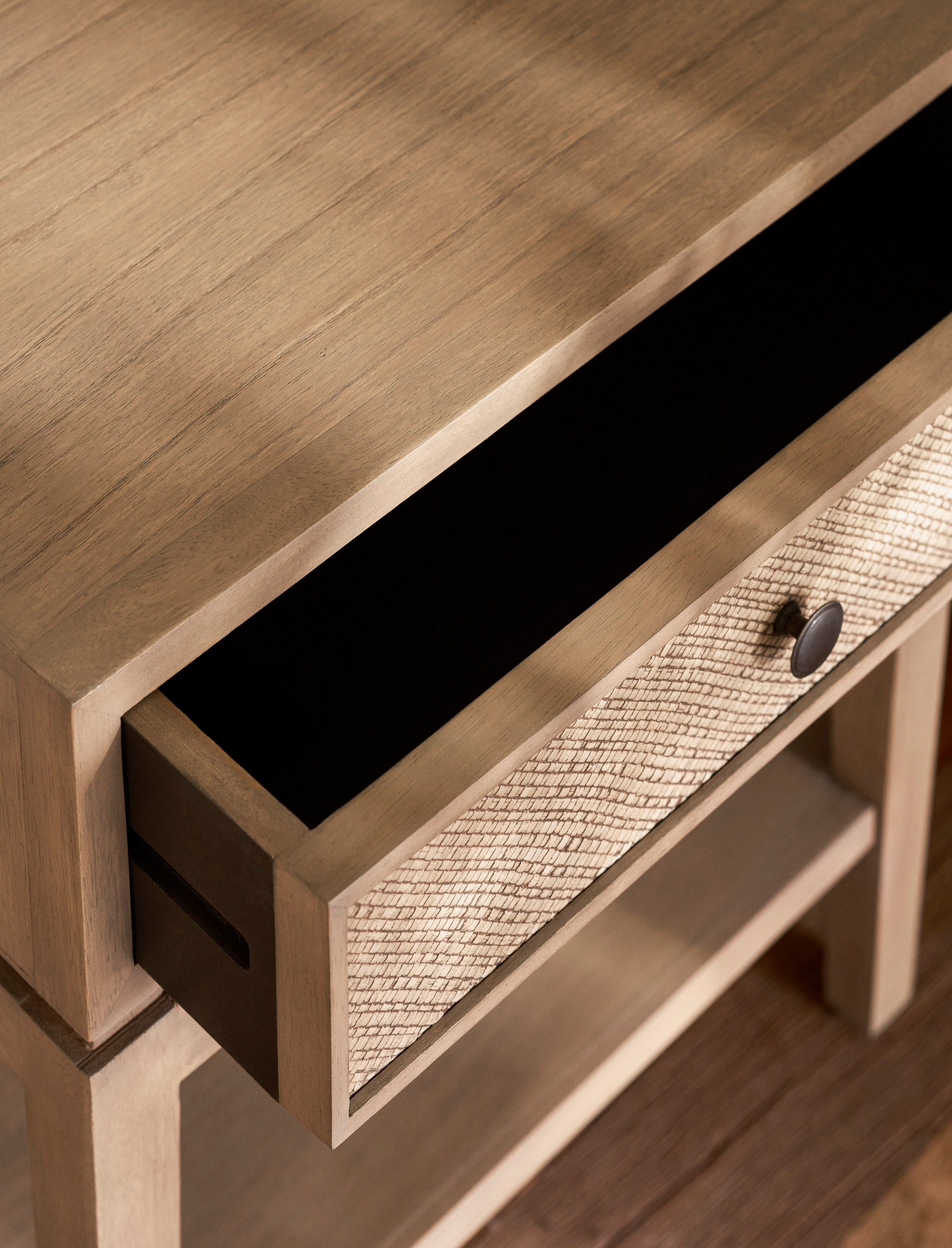 Linea Side Table