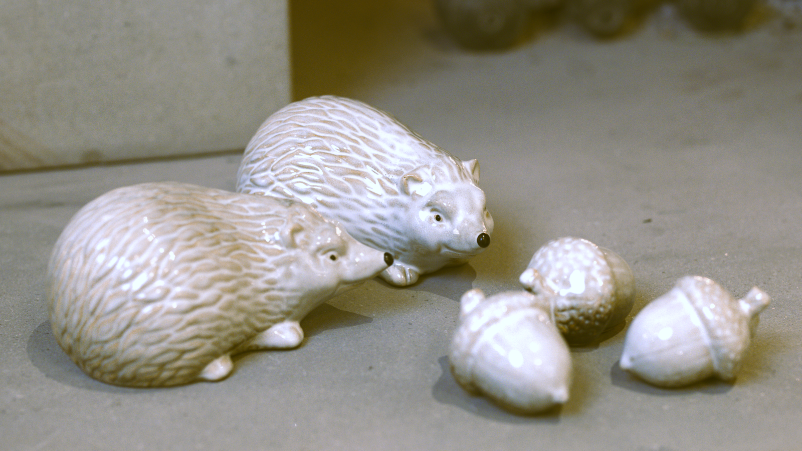 Elsie Petite Festive Acorn