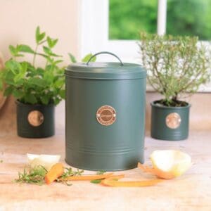 Living Green Compost and Herbs Set