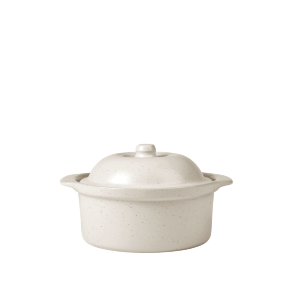 Discover the Vig Ovenware with Lid by Broste Copenhagen, a must-have kitchen essential that combines functionality and style in perfect harmony.
