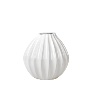A stylish vase that is perfect for displaying your favourite flower arrangements.