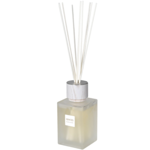 This Sences White Alang Alang reed diffuser will create a warm and cosy scent in your home. This rich scent of tonka and cloves is powerful without being overwhelming. Made from the finest oils, the white alang alang reed diffuser introduces an opulent, sensual scent to your home.
