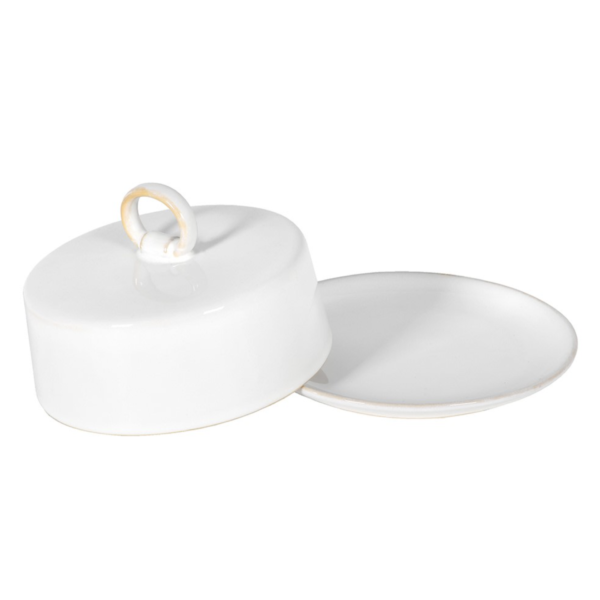 A sleek yet stylish butter dish made from quality stoneware. Keep your butter fresh and easily accessible.