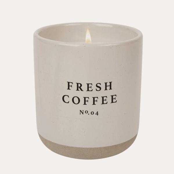 With sweet notes of caramel creme, mocha latte and rum blended with freshly brewed Hawiian Kona coffee, our Fresh Coffee scented candle was made for coffee lovers. This sweet, rich candle will remind you of your favorite coffee shop and is perfect to enjoy year-round.