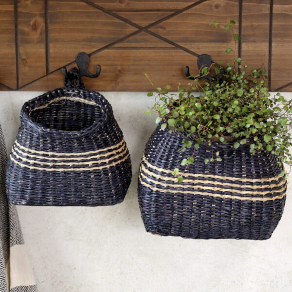 A stylish seagrass basket that is the ideal storage solution. Black with a neutral coloured stripe.