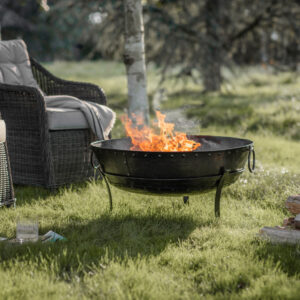 This lovely firepit offers a traditional style with the large bowl-style pit on an elegant stand. It is crafted from high quality Indian iron. A firepit offers a wonderful solution to outdoor living for when the sun goes down