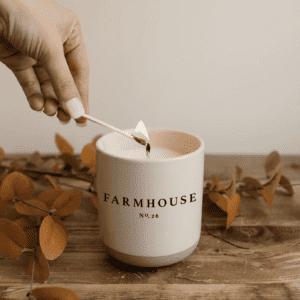 You go back to playing outside and mum has a fresh apple pie sitting, cooling in the window. The dinner bell rings and you're greeted to notes of cinnamon, orange, apple, and spice. The Farmhouse candle will take you back to simpler times that always ended in a slice of pie.